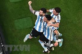 超级巨大失误！日本门将送礼，韦世豪铲射破门，破847天亚冠球荒